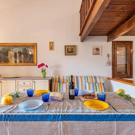 Trilo Bellavista 1 * Porto Istana