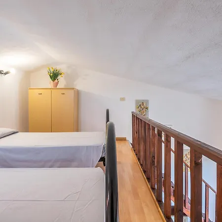 Trilo Bellavista 1 Apartment Porto Istana